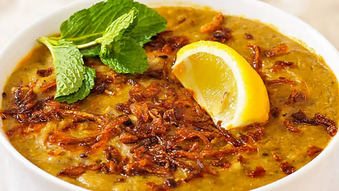 hyderabadi haleem served during ramzan street food