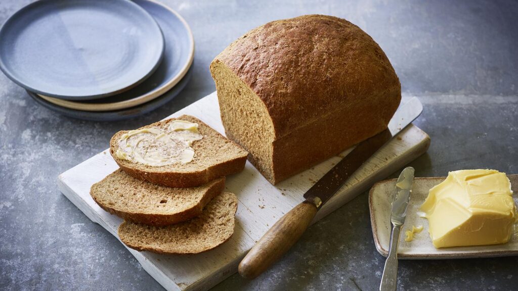 The Rise of Artisan Breads in Modern Bakeries🍞 wholemeal bread